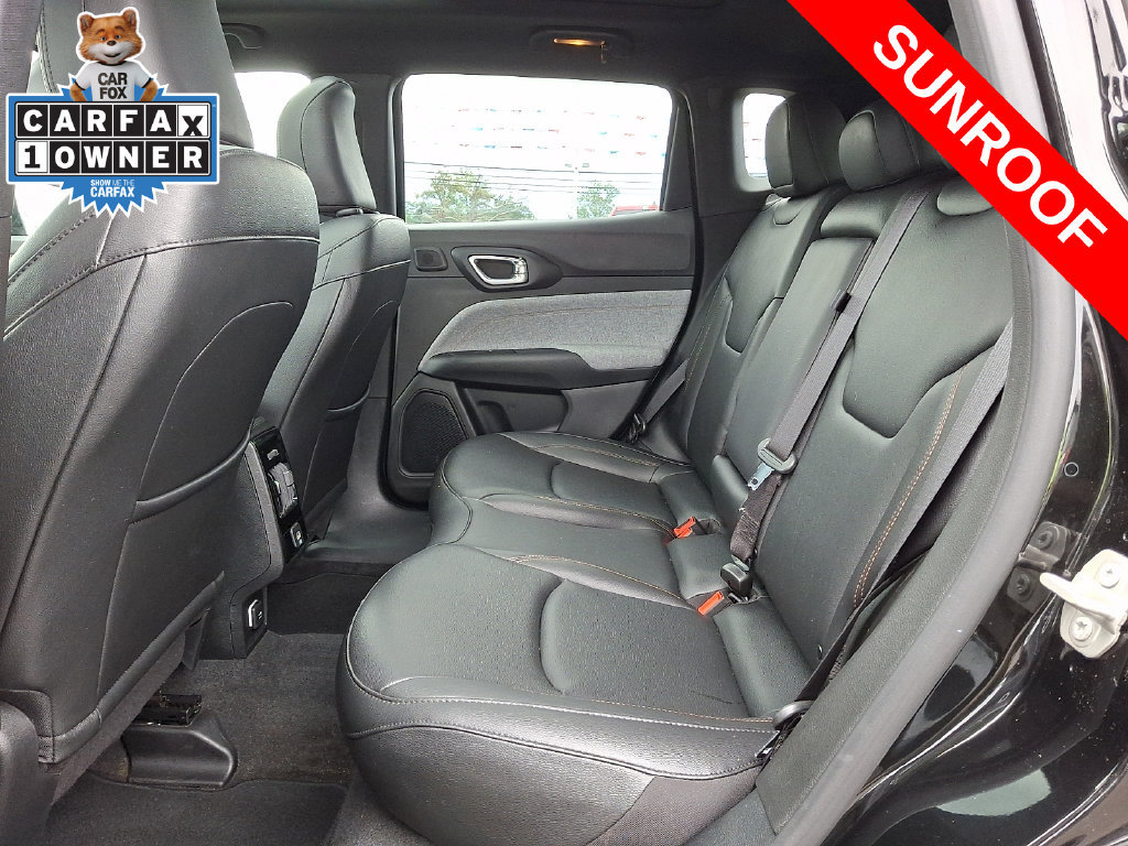Used 2024 Jeep Compass Latitude w/ Sun and Sound Group AWD/4WD image 10