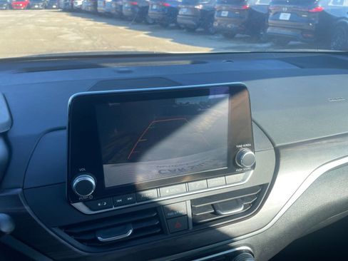 Used 2025 Nissan Altima 2.5 SV image 23