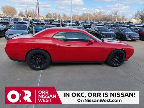 Used 2016 Dodge Challenger R/T image 6