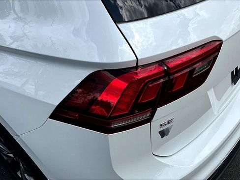 Used 2023 Volkswagen Tiguan SE AWD/4WD image 23
