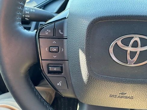 Used 2025 Toyota Prius XLE FWD image 20