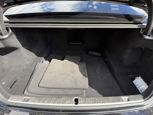 Used 2021 BMW 740i xDrive w/ M Sport Package image 27