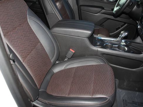 Used 2023 Chevrolet Traverse High Country AWD/4WD image 29