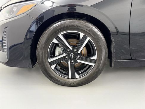 Used 2025 Nissan Sentra SV FWD image 30