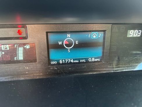 Used 2017 Toyota Prius V Three FWD image 17