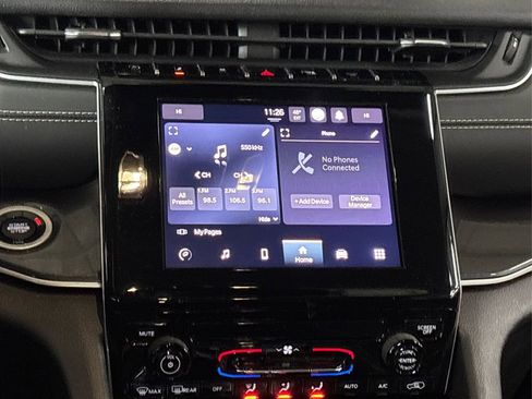 Used 2023 Jeep Grand Cherokee L Laredo image 18