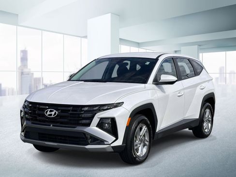 Used 2025 Hyundai Tucson SE AWD/4WD image 1