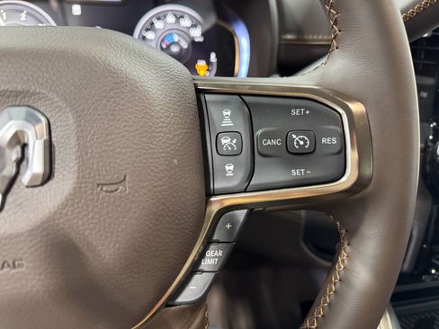 Used 2025 RAM 3500 Longhorn image 31