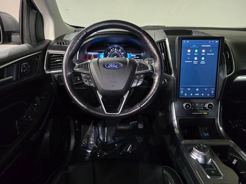 Used 2022 Ford Edge Titanium image 25