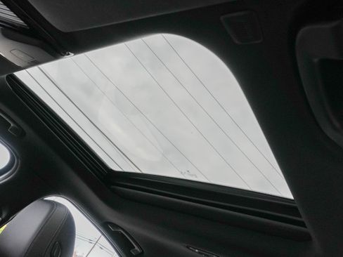 Certified 2022 BMW 330i Sedan w/ M Sport Package image 15