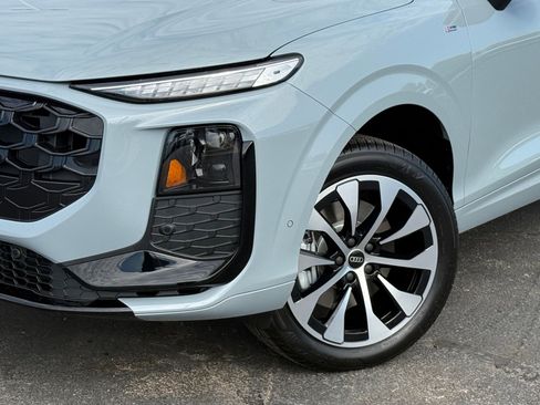 New 2026 Audi Q3 quattro 2.0T AWD/4WD image 2