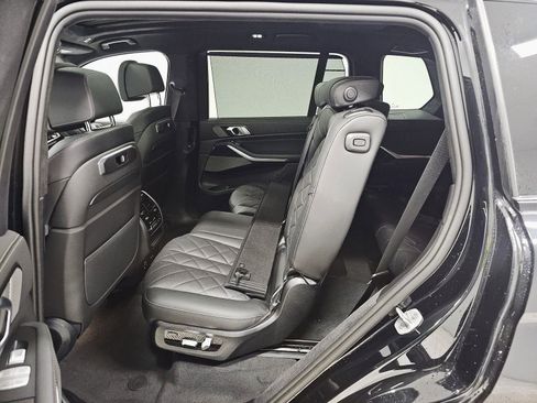 Used 2025 BMW X7 xDrive40i w/ M Sport Package AWD/4WD image 9