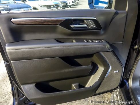 Used 2025 Chevrolet Suburban Premier w/ Sun And Tow Package image 30