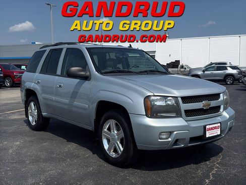 Used 2008 Chevrolet TrailBlazer LT w/ Sun And Sound Package AWD/4WD image 1