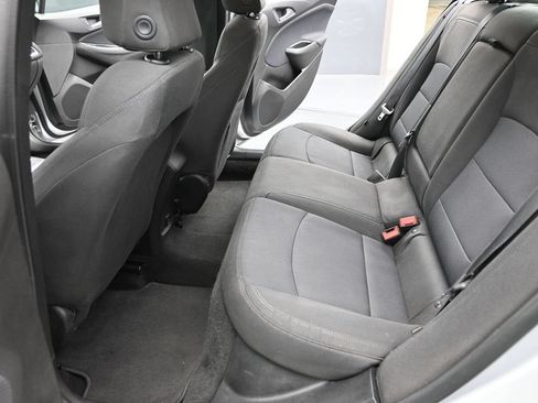 Used 2018 Chevrolet Cruze LT w/ Convenience Package FWD image 15