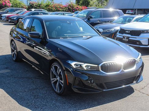 Certified 2023 BMW 330i Sedan w/ Premium Package RWD image 3