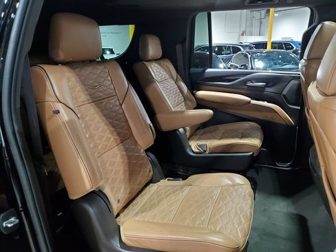 Used 2022 Cadillac Escalade ESV Premium Luxury AWD/4WD image 20