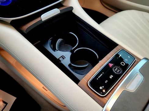 Used 2023 Mercedes-Benz EQS 580 4MATIC Sedan image 15