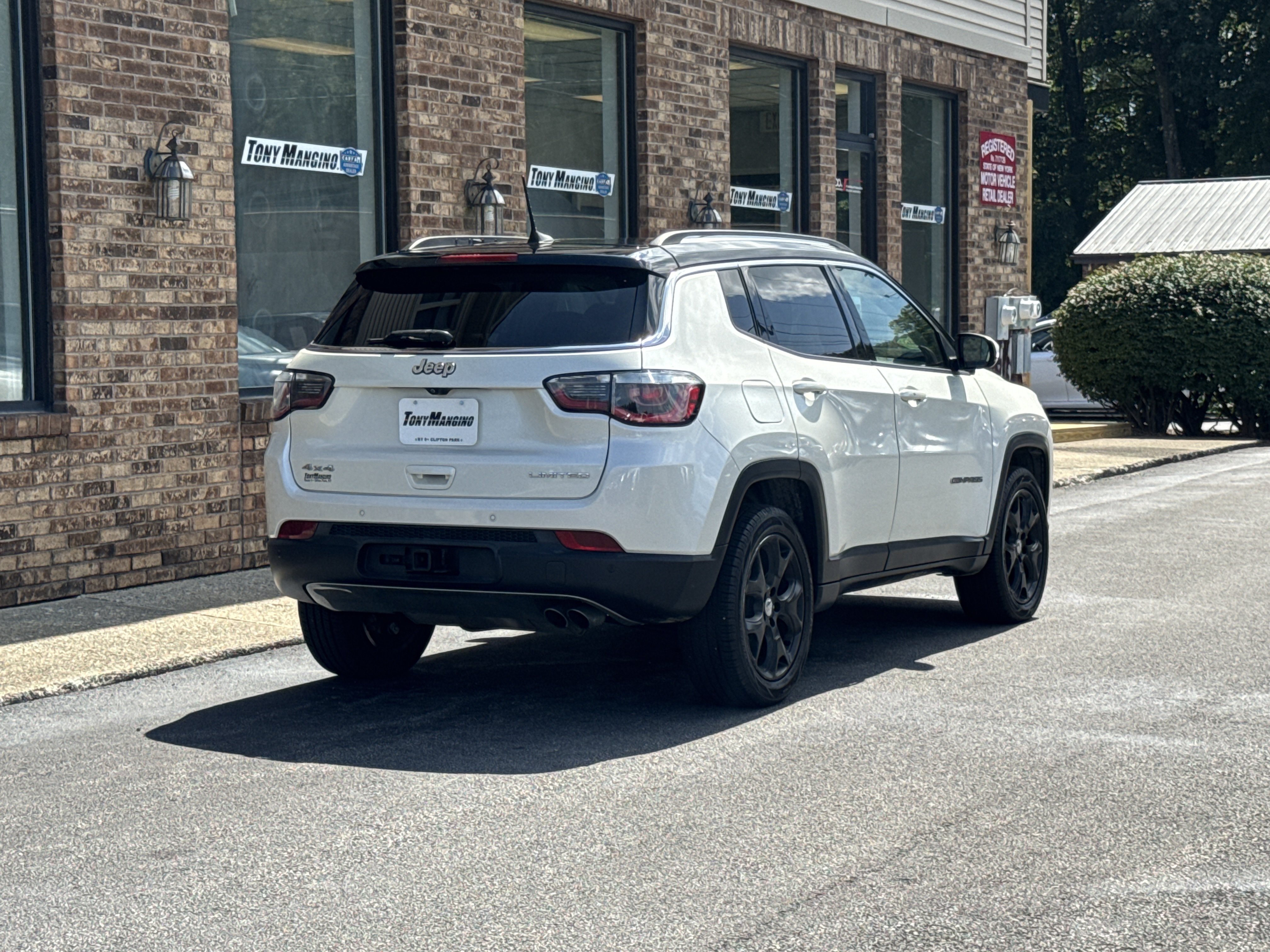 Used 2018 Jeep Compass Limited w/ Navigation Group AWD/4WD image 5