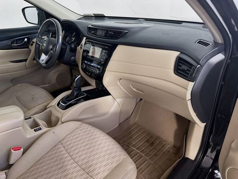 Used 2017 Nissan Rogue SV w/ Sun & Sound Touring Package image 30