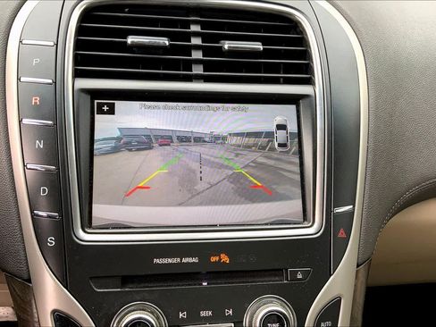 Used 2017 Lincoln MKX Reserve w/ Lincoln MKX Climate Package FWD image 25