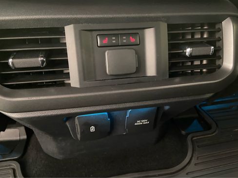 Used 2024 Ford F150 Lariat w/ Equipment Group 502A High image 21