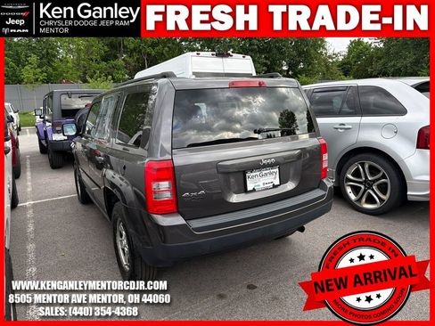 Used 2015 Jeep Patriot Sport w/ Power Value Group AWD/4WD image 8