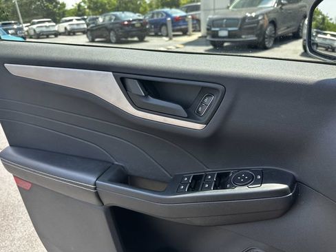 Certified 2022 Ford Escape SE w/ SE Sport Appearance Package AWD/4WD image 31