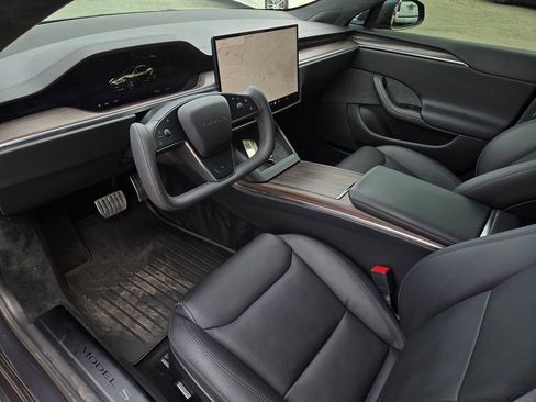 Used 2021 Tesla Model S Long Range image 9