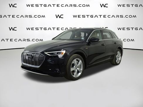 Used 2019 Audi e-tron Prestige w/ Prestige Package image 1