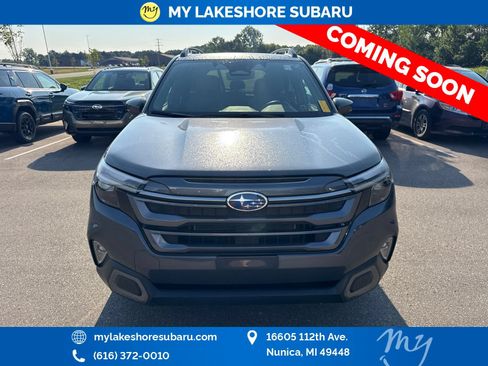 Used 2025 Subaru Forester Limited AWD/4WD image 2