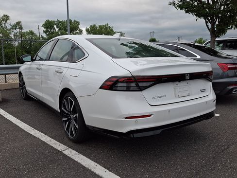 Used 2023 Honda Accord Touring image 3
