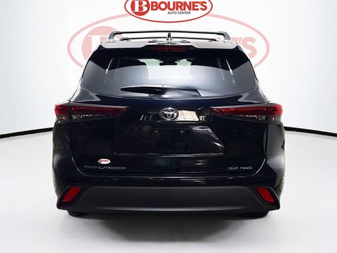 Used 2020 Toyota Highlander XLE image 9