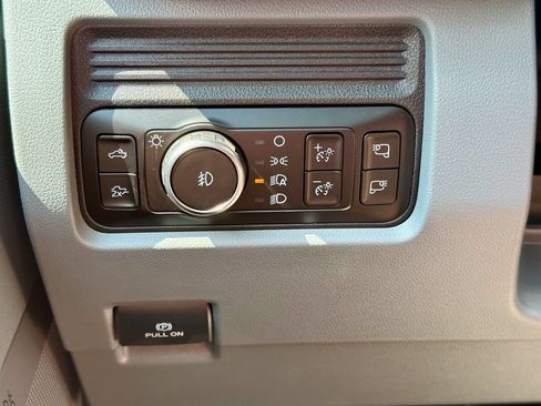 New 2026 Ford F250 XLT w/ XLT Premium Package AWD/4WD image 26
