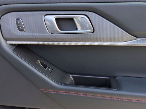 Used 2025 Ford Explorer ST-Line w/ ST-Line Street Pack image 33