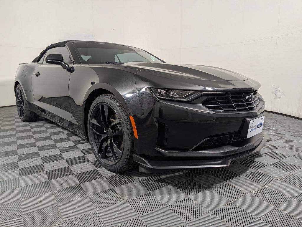 Used 2024 Chevrolet Camaro LT RWD image 1