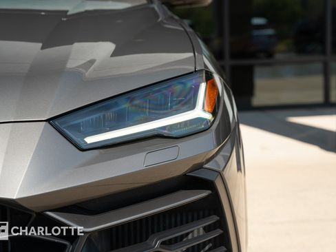 Used 2021 Lamborghini Urus AWD/4WD image 5