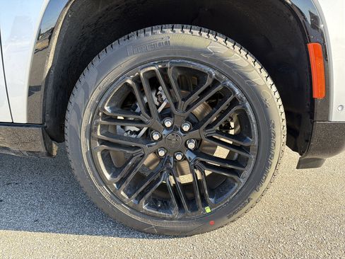 New 2026 Jeep Grand Wagoneer L Limited image 12