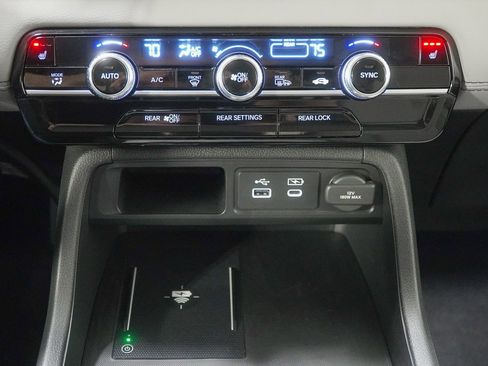 Certified 2025 Honda Pilot Touring image 35