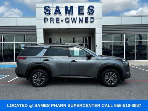 Used 2024 Nissan Pathfinder SV FWD image 2