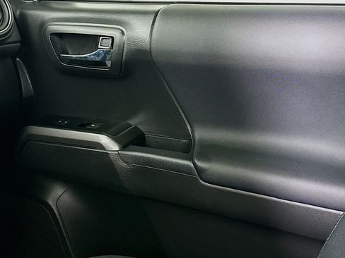 Used 2023 Toyota Tacoma TRD Sport image 17