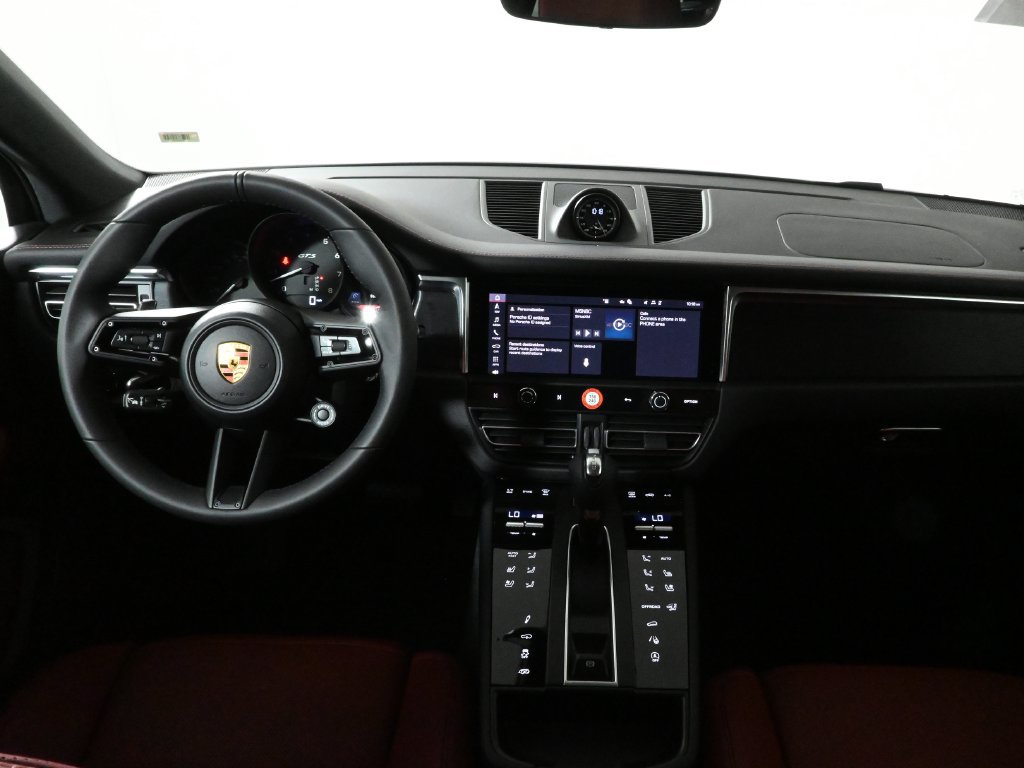 Used 2026 Porsche Macan GTS AWD/4WD image 16