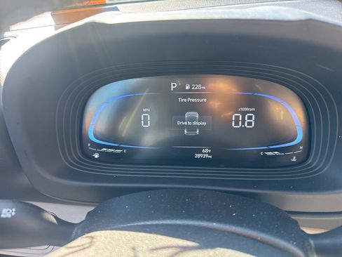 Used 2025 Hyundai Venue SEL image 19