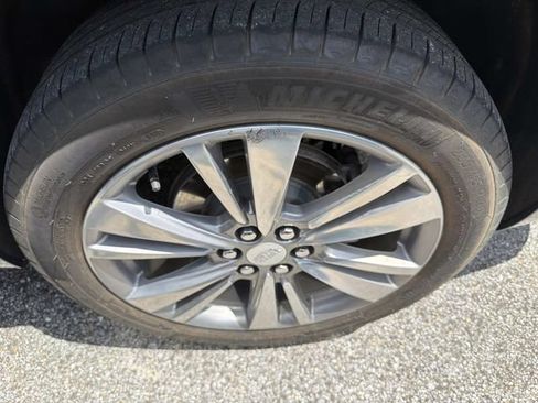 Used 2024 Cadillac XT6 Premium Luxury w/ Technology Package FWD image 37