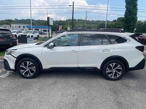 Used 2022 Subaru Outback Limited XT AWD/4WD image 3