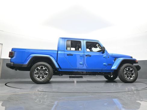 New 2026 Jeep Gladiator Sahara image 55