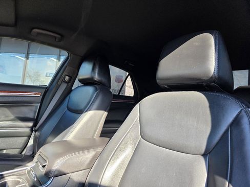 Used 2014 Chrysler 300 RWD w/ Driver Convenience Group image 6