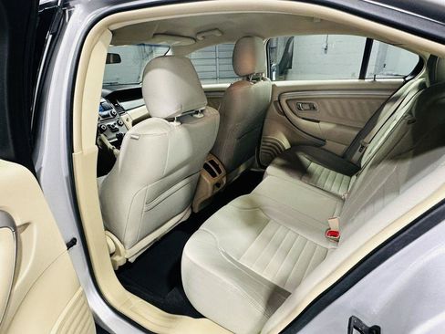 Used 2017 Ford Taurus SE FWD image 27