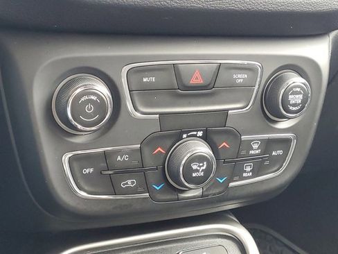 Used 2018 Jeep Compass Latitude w/ Popular Equipment Group image 16