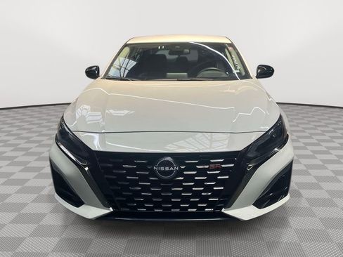Certified 2024 Nissan Altima 2.5 SR FWD image 8